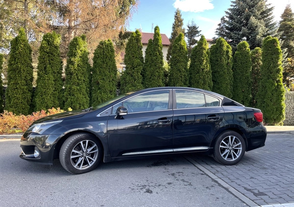 Toyota Avensis cena 31900 przebieg: 199900, rok produkcji 2012 z Wrocław małe 326
